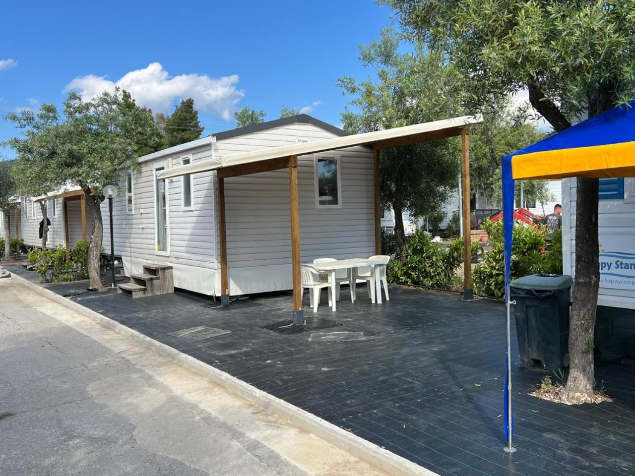 Happy Camp Mobile Homes In Castello Camping & Summer Resort Neos Marmaras Exteriör bild