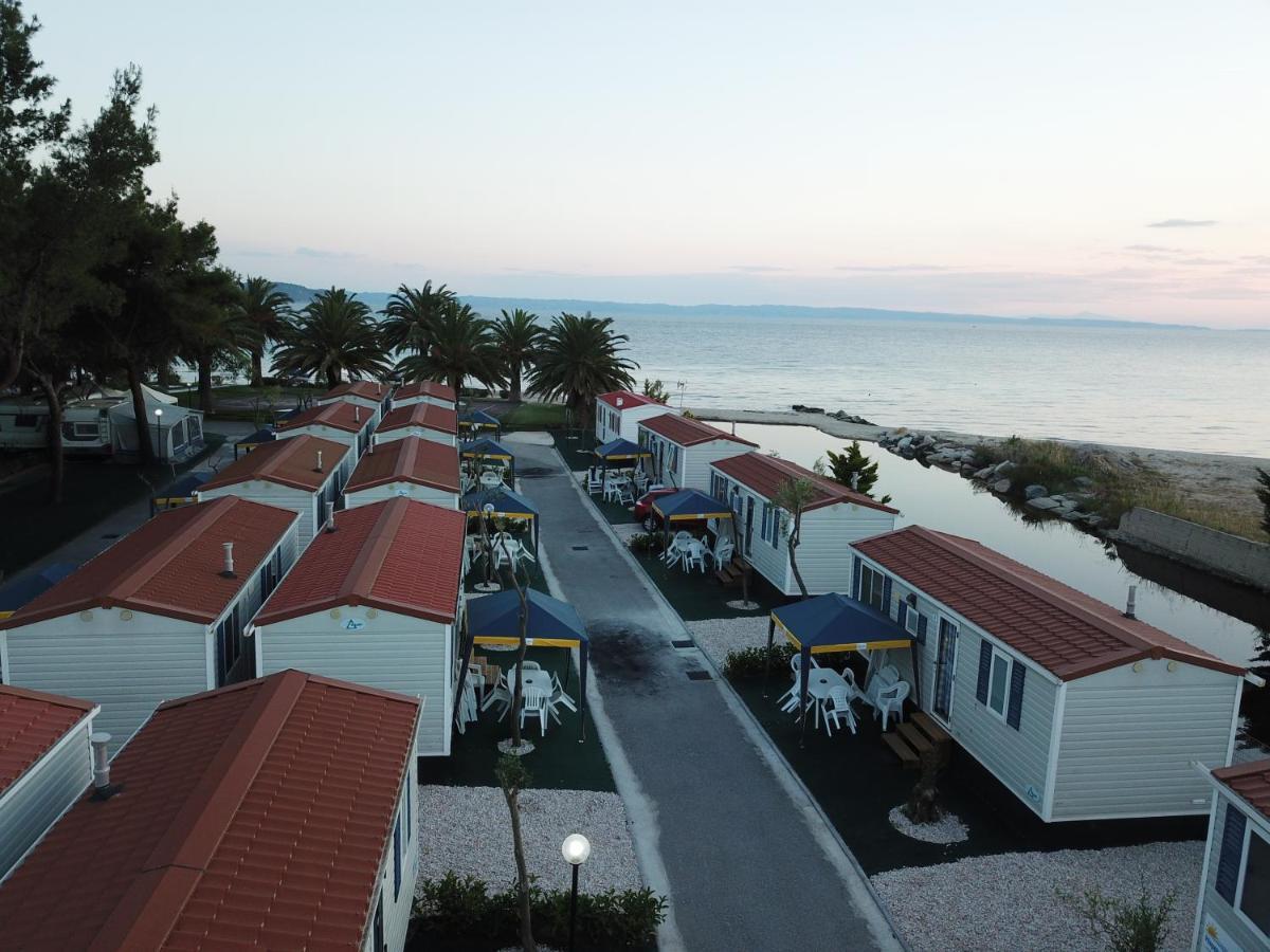 Happy Camp Mobile Homes In Castello Camping & Summer Resort Neos Marmaras Exteriör bild